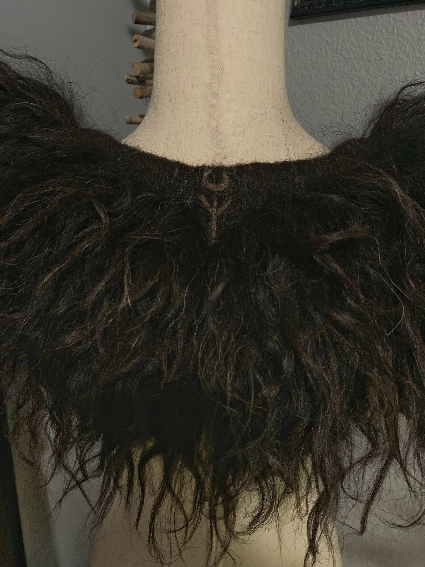 Black Icelandic Mantle