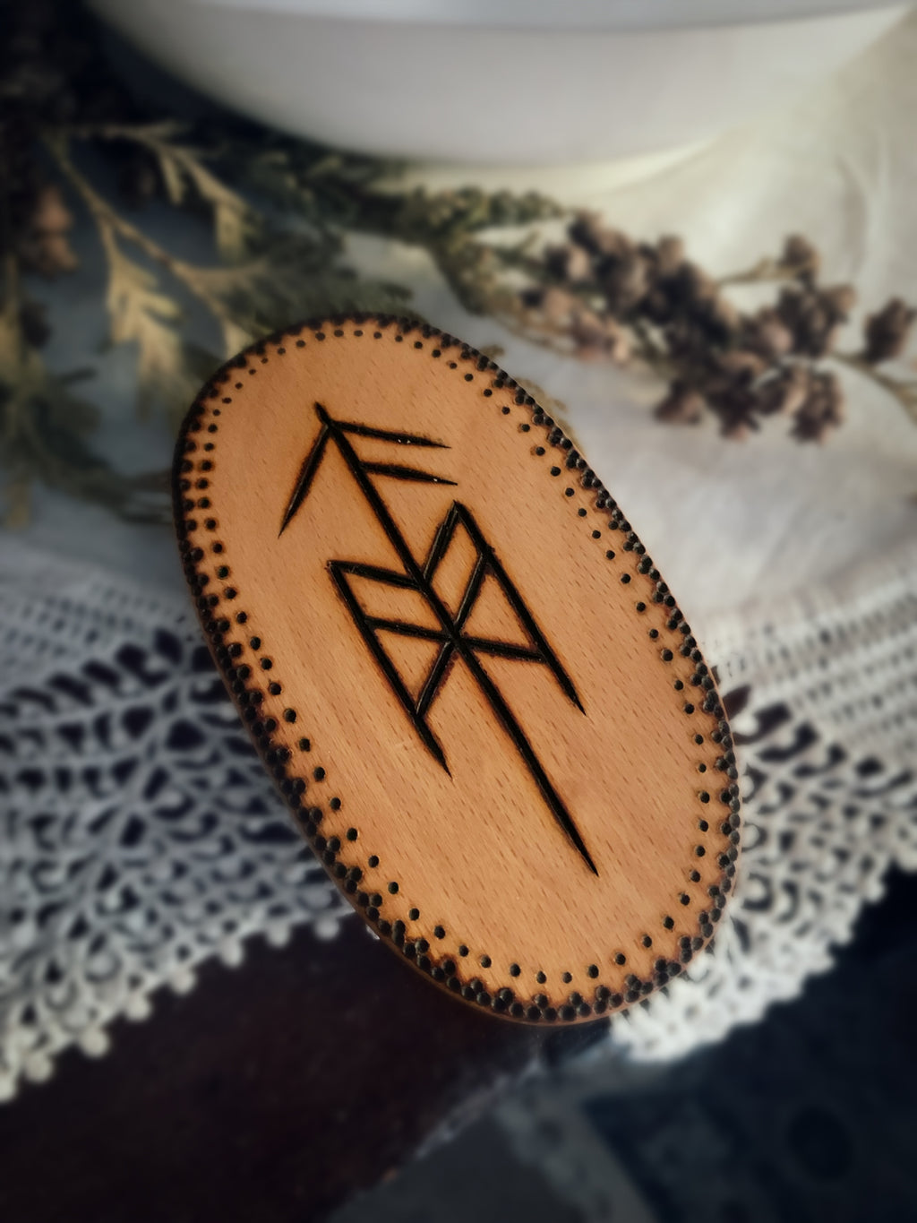 Bindrune Beard Brush
