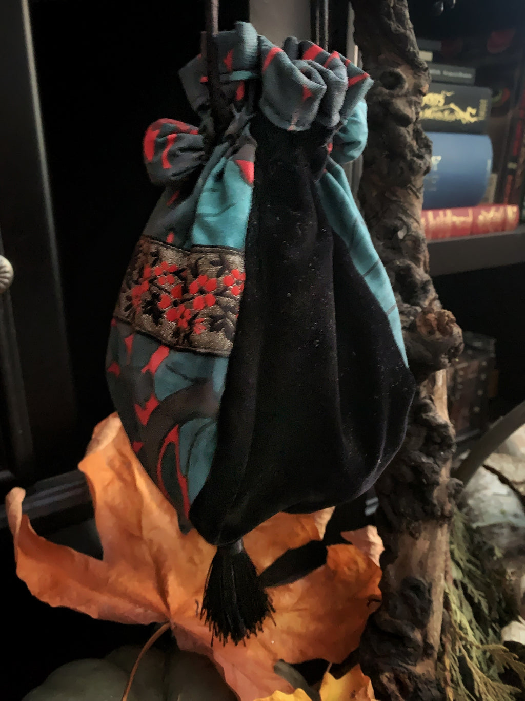 Renaissance Drawstring Pouch - WM Print & Velvet