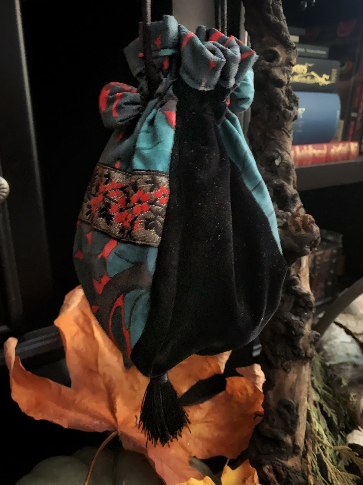 Renaissance Drawstring Pouch - WM Print & Velvet