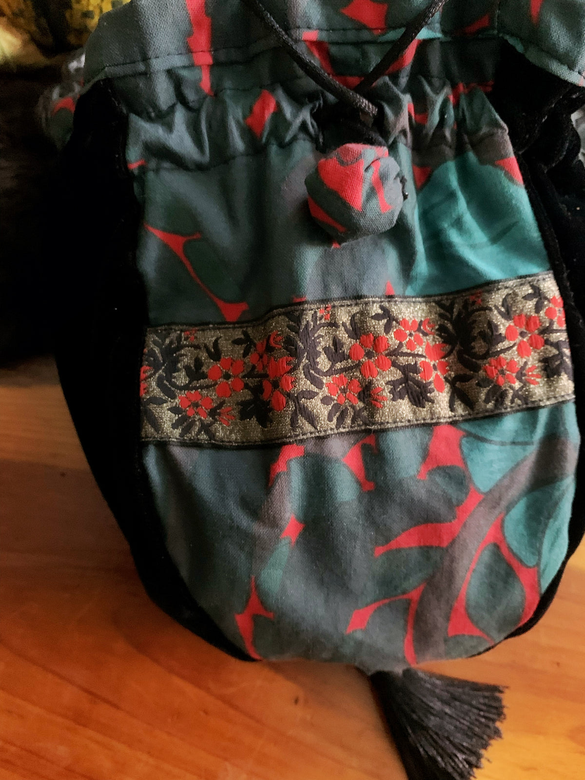 Renaissance Drawstring Pouch - WM Print & Velvet