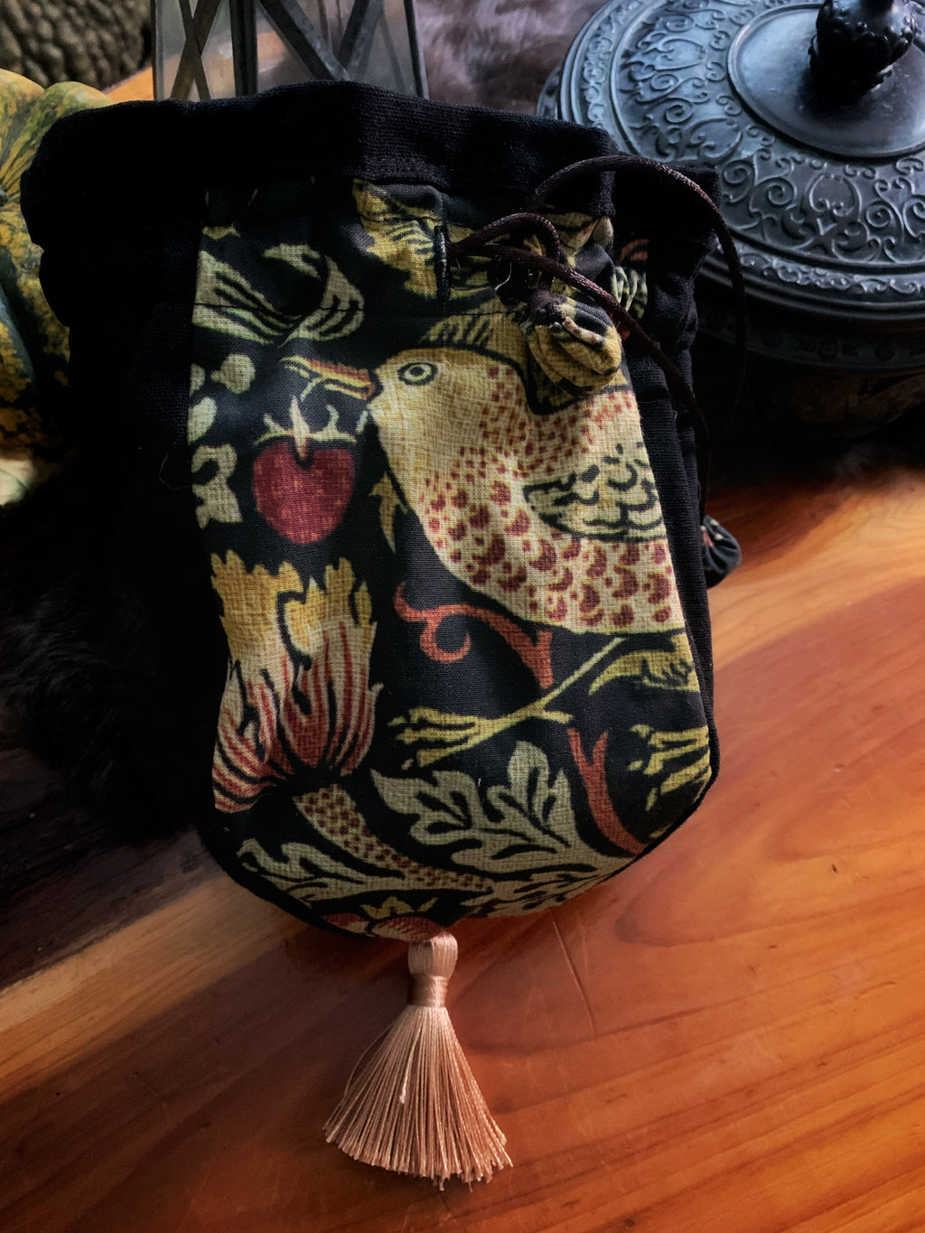 Renaissance Drawstring Pouch - WM Bird Berry Print
