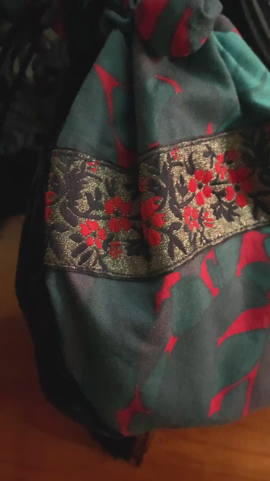 Renaissance Drawstring Pouch - WM Print & Velvet