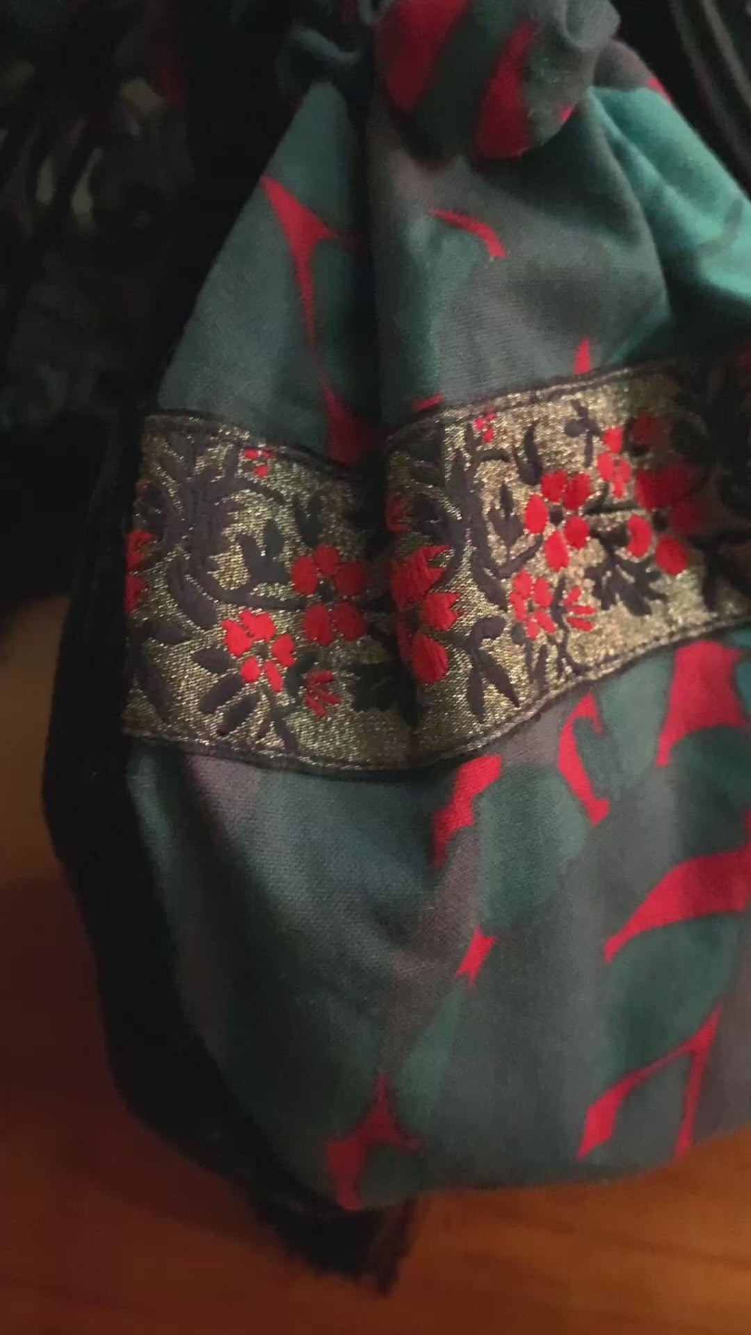 Renaissance Drawstring Pouch - WM Print & Velvet