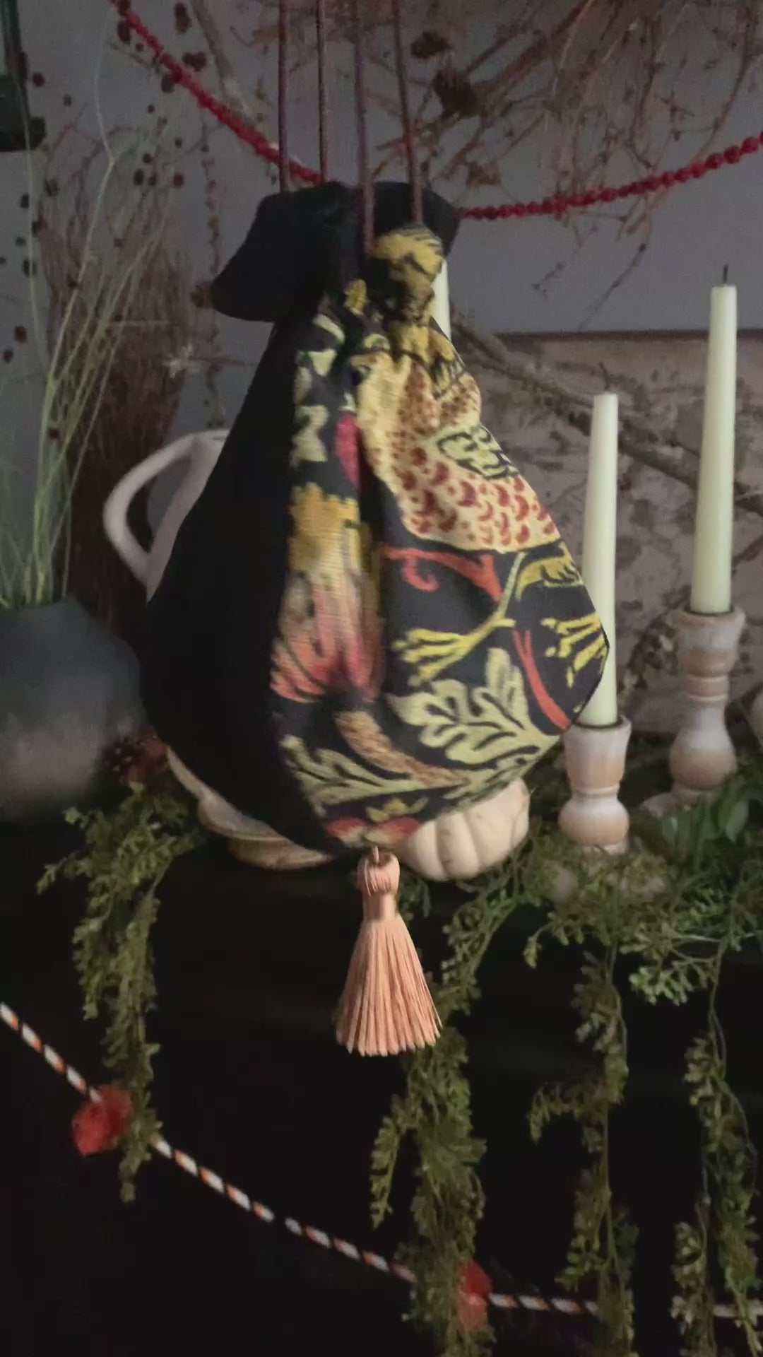 Renaissance Drawstring Pouch - WM Bird Berry Print